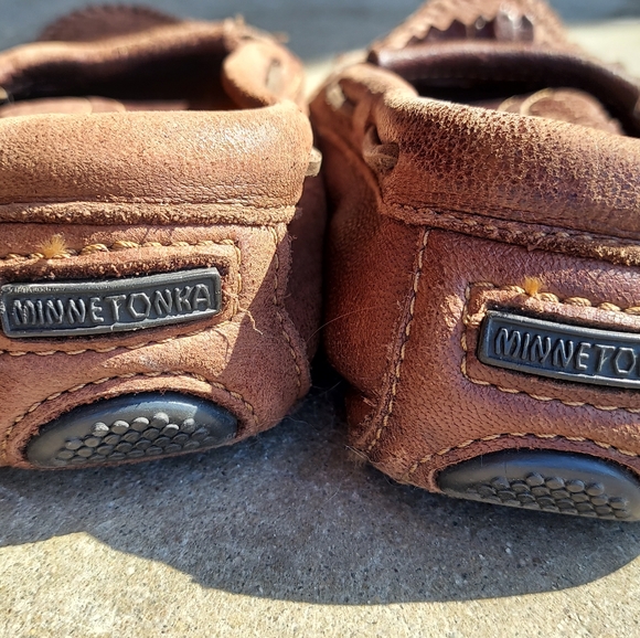 Minnetonka Moccasin Dark Brown Size 7 - Picture 4 of 4